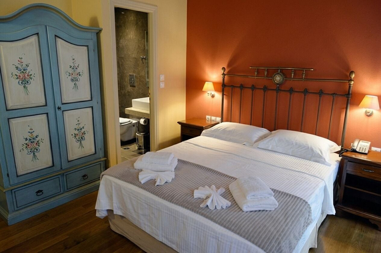 Bedroom 3, Archontiko Leontari, Peloponnese
