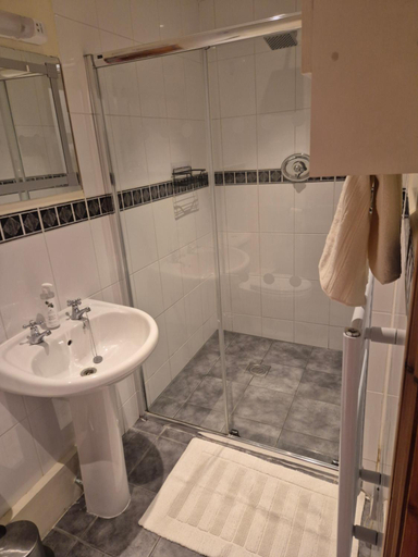 Bathroom 4, The Huntsman inn, South Gloucestershire