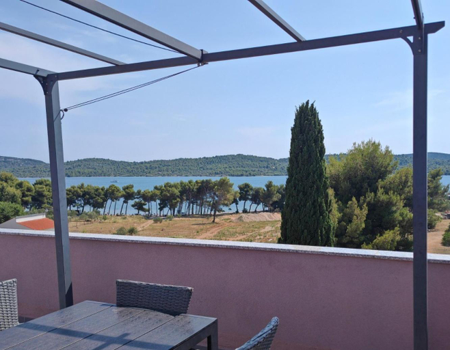 Others 3, Villa Neptun, Pirovac