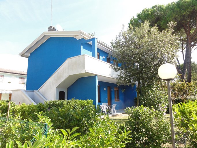 Exterior 3, Colorful Flat in a Villa With Garden, Venezia