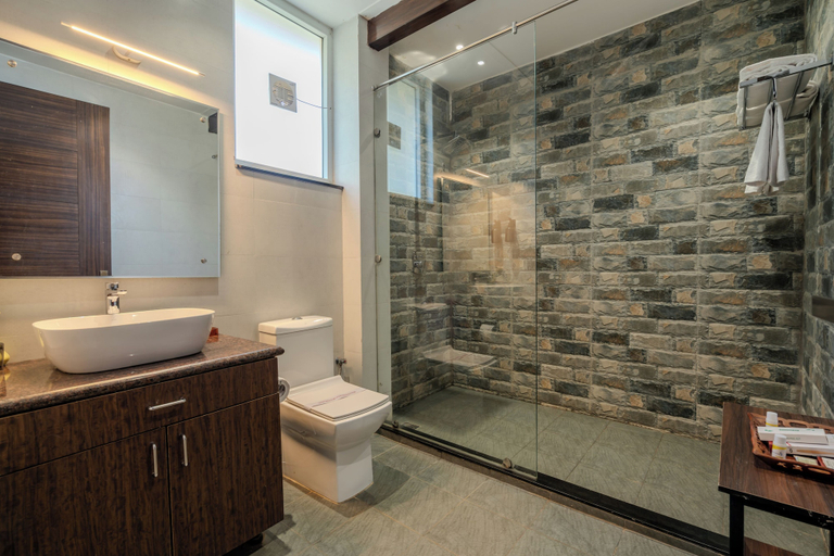 Bathroom 4, The Rudraksh, A Himalayan Retreat, Tehri Garhwal