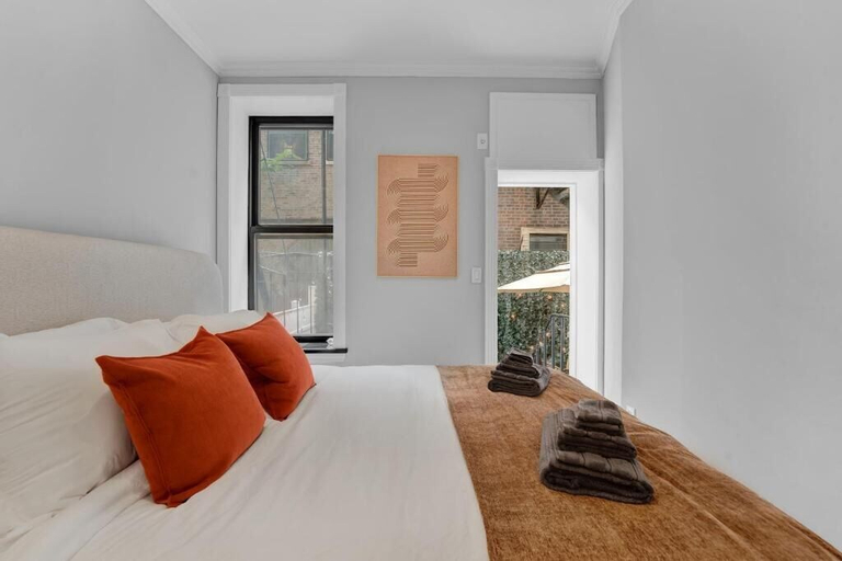 Room 3, NYC Apartment 336-A4, New York