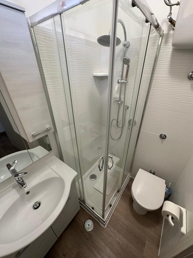 Bathroom 2, Villa Maria, Catanzaro