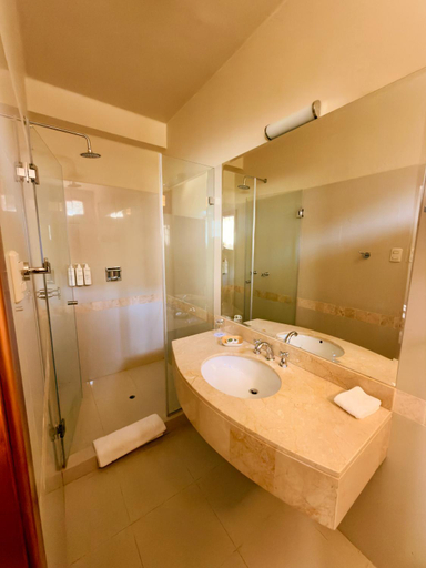 Bathroom 3, LP Los Portales Hotel Tarma, Tarma