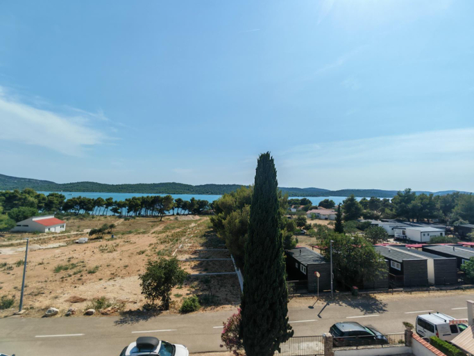 Others 5, Villa Neptun, Pirovac