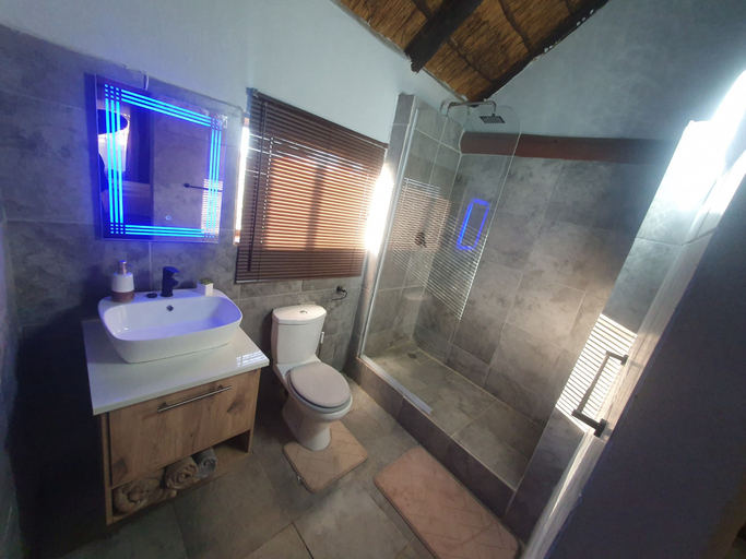 Bathroom, Blu light lodge, West Rand