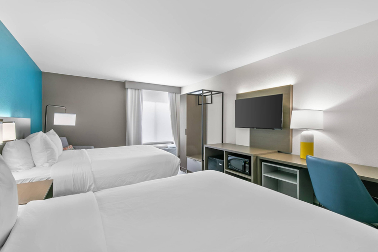 Bedroom 3, Comfort Inn & Suites, Hall