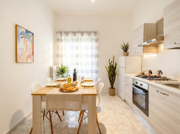 Others 4, Stella - Central Apartment, Bari