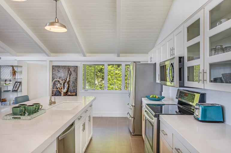 Private kitchen 5, Endless Summer Hale, Hawaii