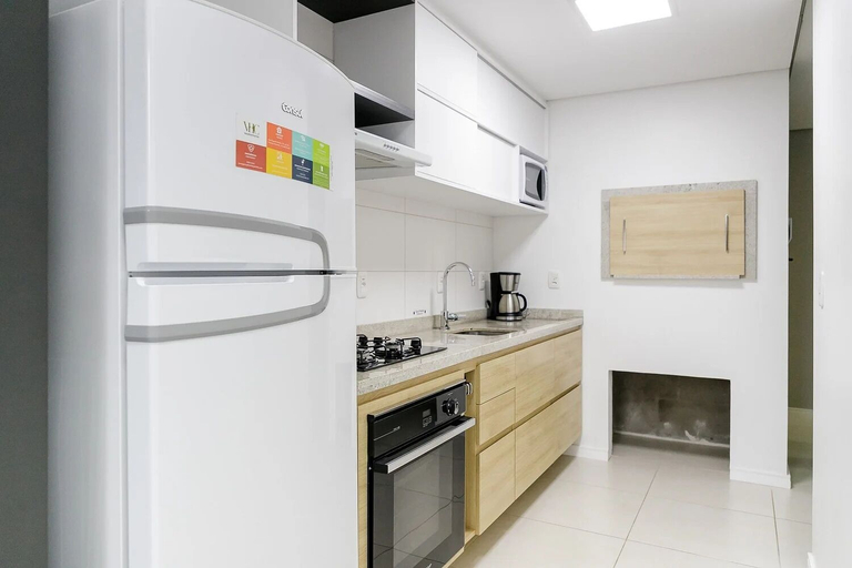 Private kitchen, Apto Novo a 400m da Borges de Medeiros, Gramado