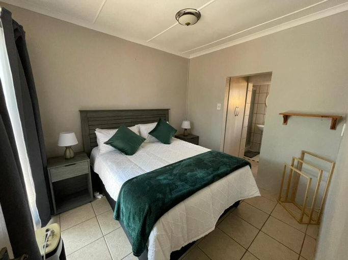 Room 4, Finch and Fern Guest house, Mangaung