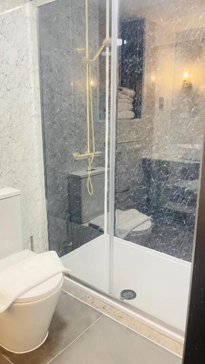Bathroom 3, Pasha Hotel London, London
