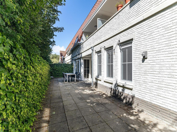 Others 3, Spacious Apartment in Koudekerke With Terrace, Veere