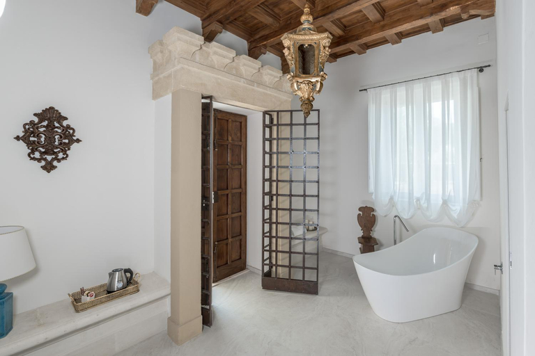 Bathroom 4, Villa Tuzzo, Lecce