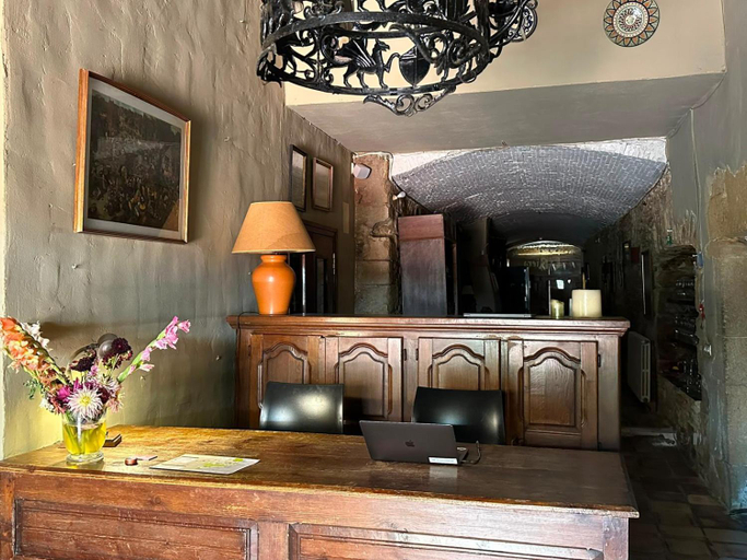 Public Area, Hostal La Riera de Peratallada, Girona