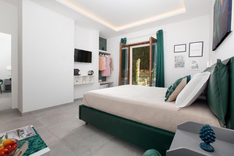 Bedroom 3, Millie's Place Sorrento, Napoli