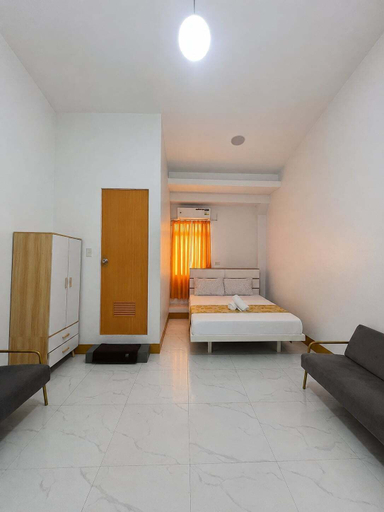 Bedroom 2, Legends Hotel & Restaurant, Lemery