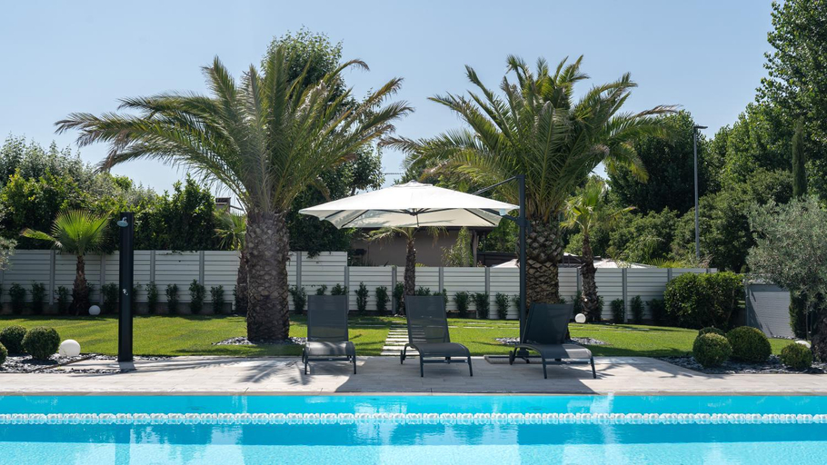 Sport & Beauty 2, Villa Sirmione Front Lake, Brescia