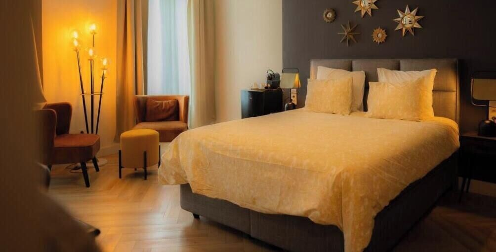 Room 4, MONS GRAND PLACE, Hainaut