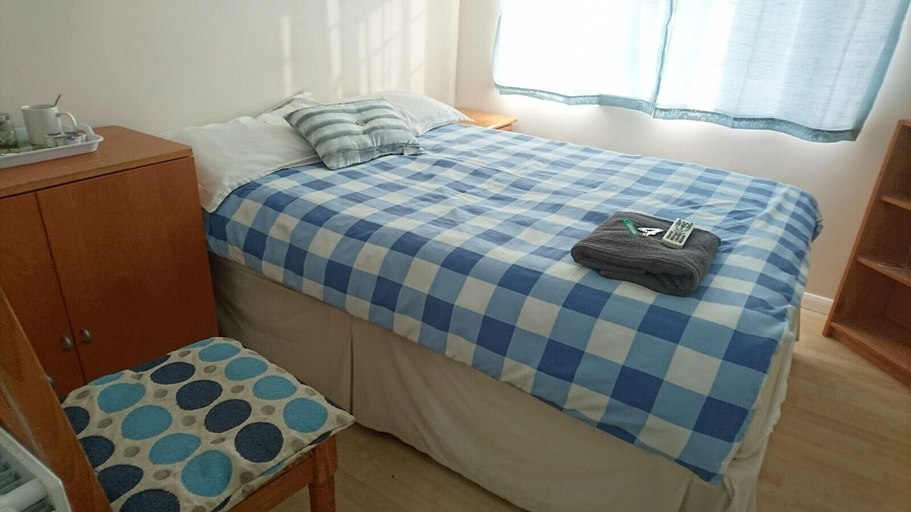 Bedroom 5, Room-double With Shared Bathroom Sleeps, London