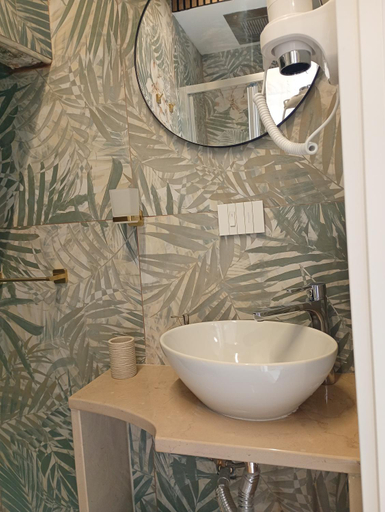 Bathroom 3, B&B Romeo, Bari