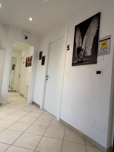 Others 5, BRUMARI -Design" moderno, self check-in e parcheggio facile, Foggia