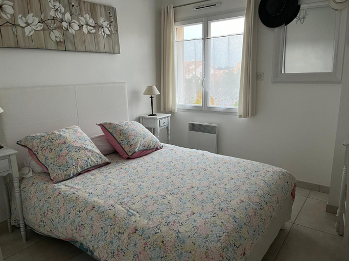 Bedroom 1, Les hortensias, Vendée