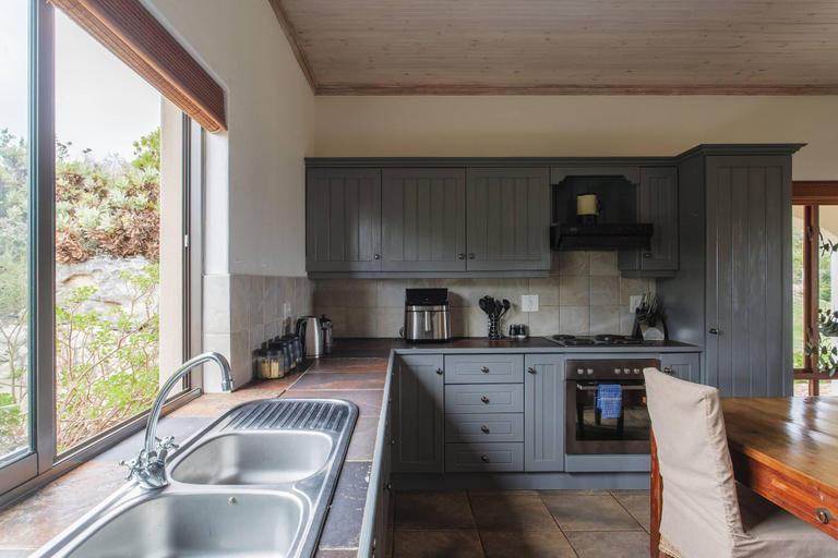 Kitchen 4, Barton Hammerkop Villa nr Hermanus - HotTub Pool, Overberg
