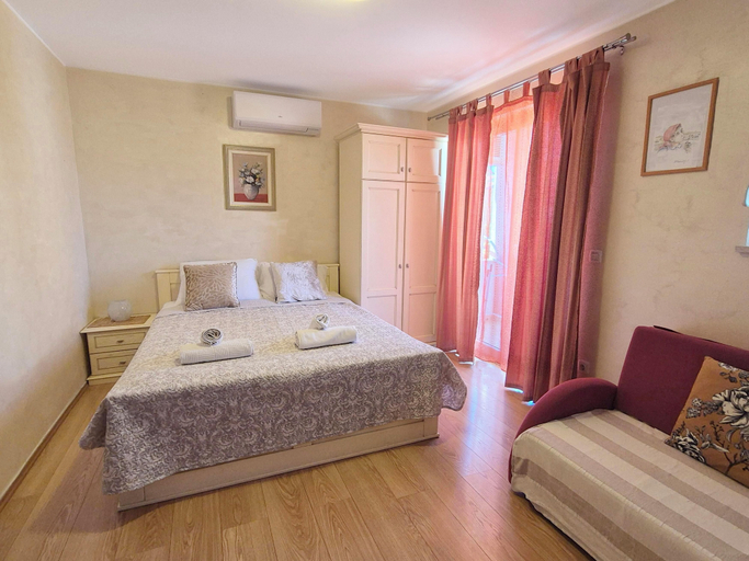 Bedroom 3, Apartments Ulika, Rovinj