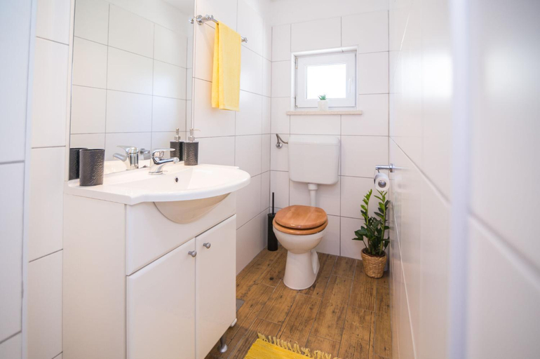 Bathroom 2, Apartments Terra, Biograd na Moru