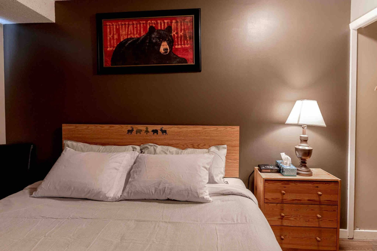 Bedroom 3, Mountain View Walk to all in Canmore Canada, Division No. 15