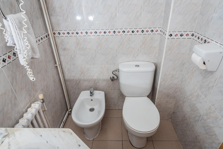Bathroom 4, Hotel Festa Brava by ALEGRIA, Girona
