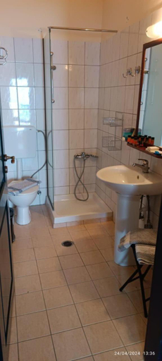 Bathroom 3, Nymphes Luxury Apartments, Crete
