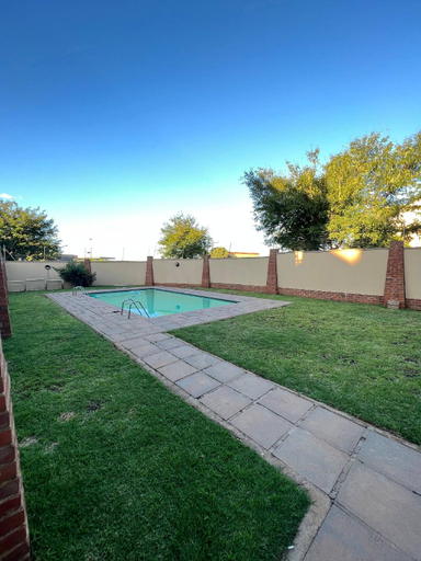 Swimming pool 2, Stylish 2 bed apartment in Carlswald, Midrand, City of Johannesburg