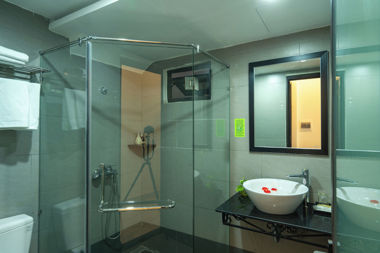 Bathroom 3, Old Lane Homestay, Da Nang
