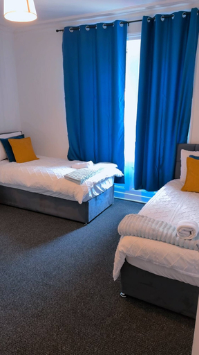 Room 2, Spacious 3BR Sleeps 8 1G Wifi Free Parking, Gateshead