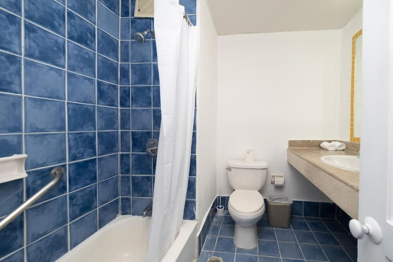 Bathroom 2, Hotel Croma Sosua Beach, Sosua