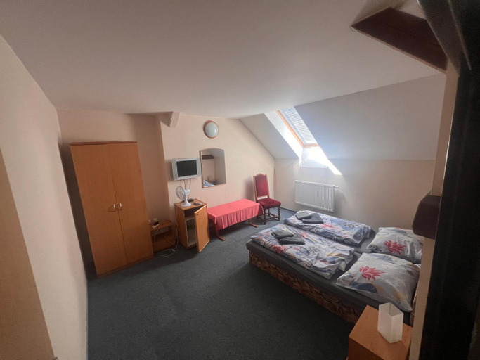 Bedroom, Sudicky Dvur, Blansko