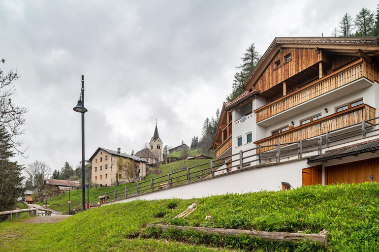 Others 3, Apartments Mirabell, Belluno