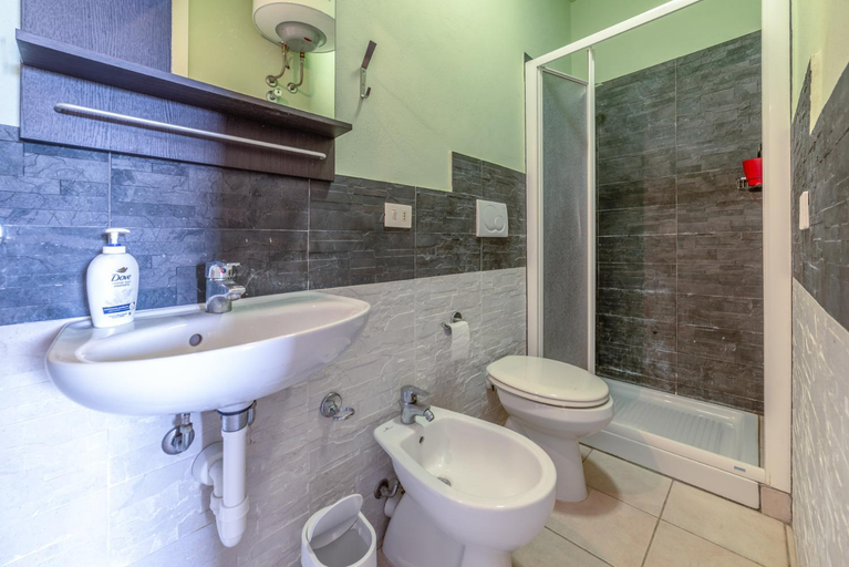 Bathroom 3, Appartamenti Le Solane - Goelba, Livorno