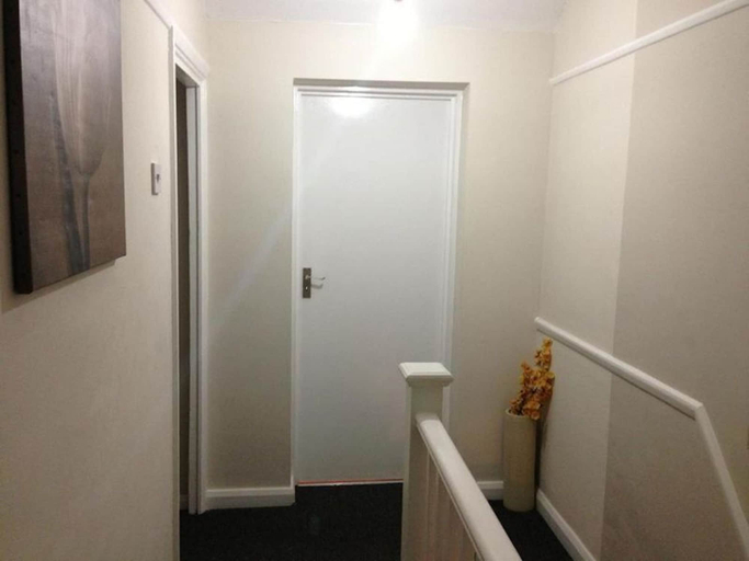 Others 4, Room-double With Shared Bathroom Sleeps, London