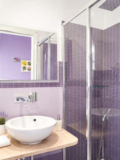 Bathroom 2, Domus Premuda, Roma