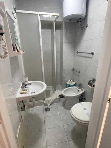 Bathroom 3, B&B A da’ ziett, Napoli