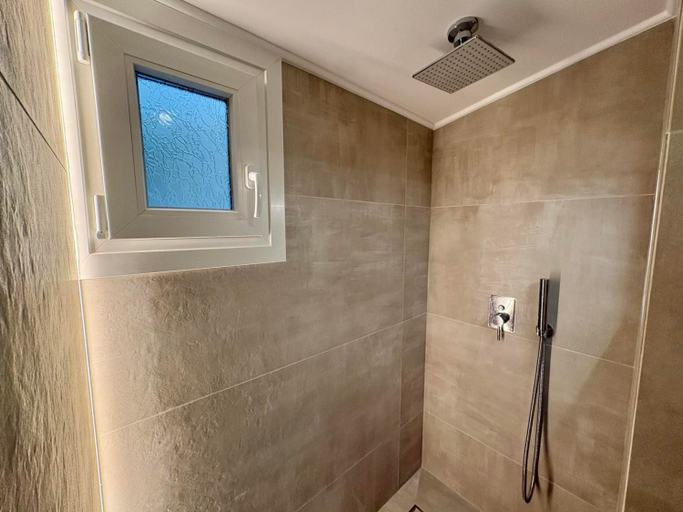 Bathroom 2, Onar by the sea apartments, Ionian Islands