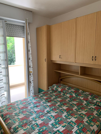 Room 4, Beautifully Renovated Flat With Shared Pool, Rovigo