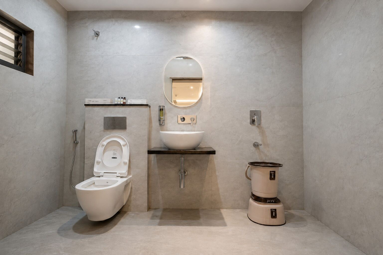 Bathroom 4, Hotel Nainas Palace, Ujjain