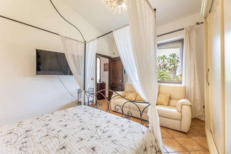 3, Villa Cassandra, Lecce