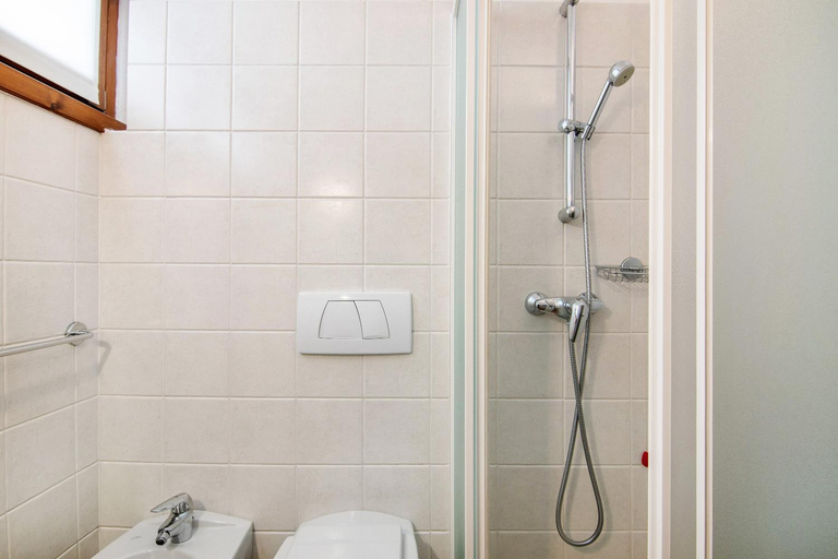 Bathroom 2, Residence Larice Bianco App n4, Sondrio