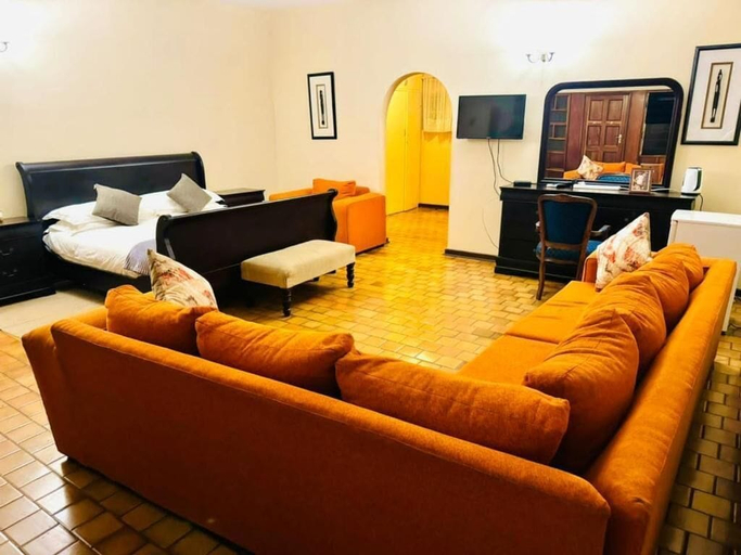 Others 3, The White House, Hwange