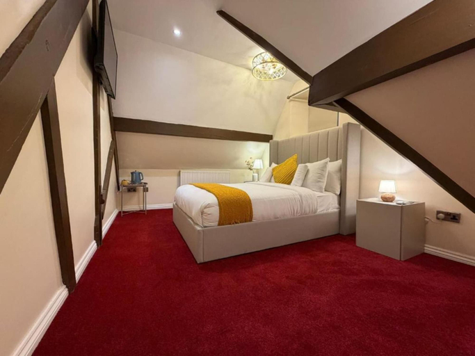Bedroom 2, Milverton Court by OYO, Manchester